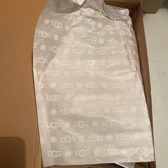 UGG Women's Tasman Slippers - New - Authentic- Women’s Size 9 Driftwood - Picture 6 of 10